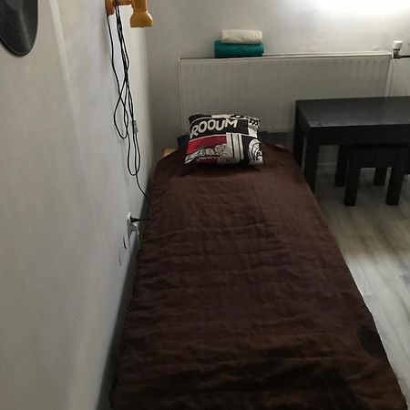 Studio Black And White Apartment Лодз Екстериор снимка
